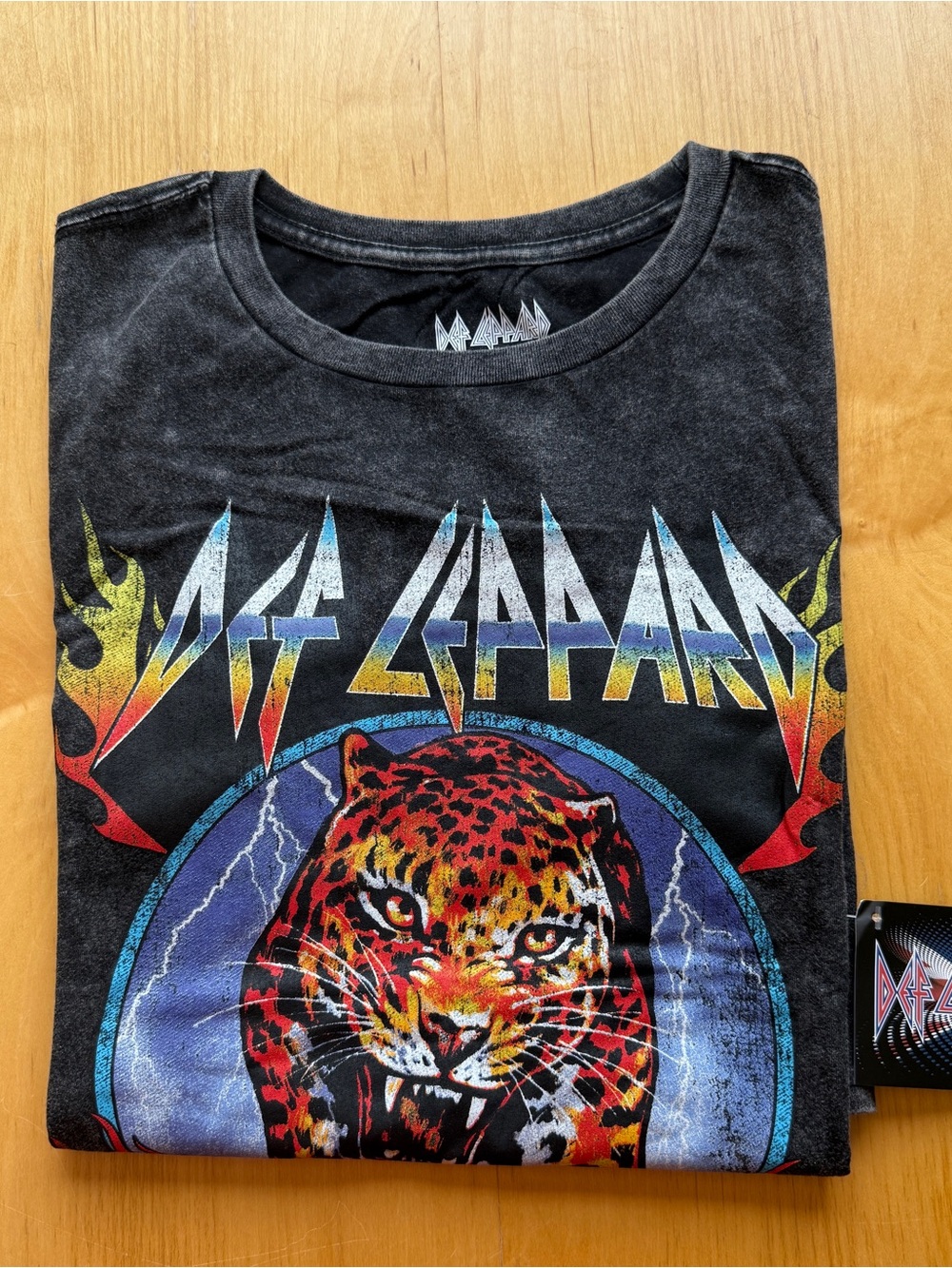 Def Leppard Animal Band Tee Medium Acid Wash Graphic Rock T Shirt NWT